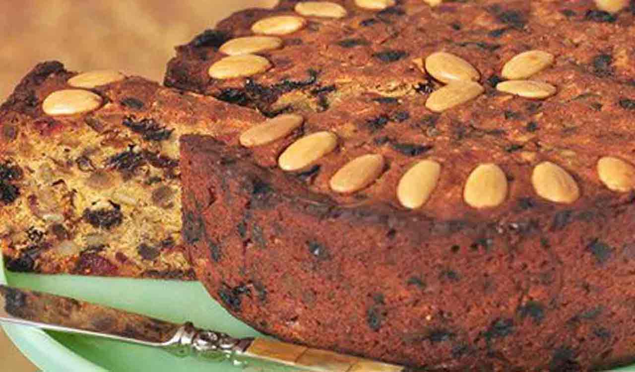 KARACHI BAKERY - Christmas is just 2 days away! Gear up for the merry  celebration with loads of festive food and not to forget the most important  holiday staple - plum cake.