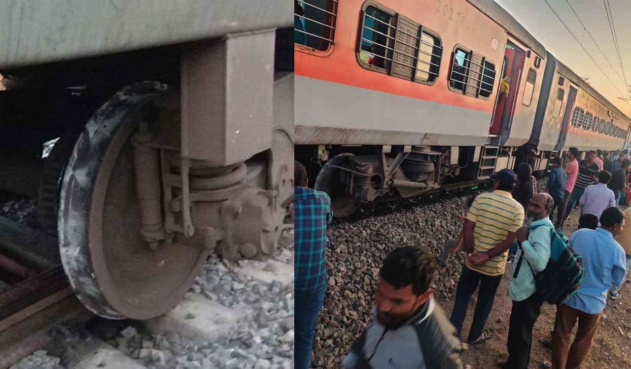 Telangana: Godavari Express derails near Hyderabad, passengers safe -  Telangana Today