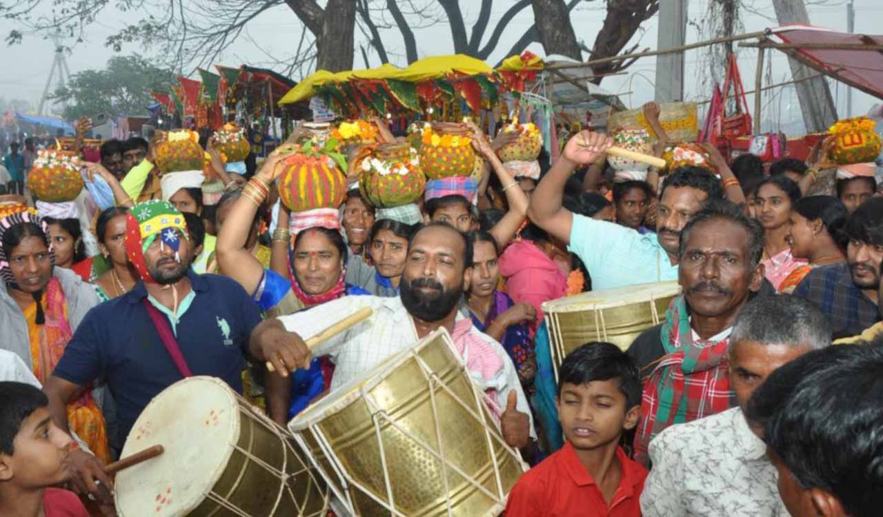 Restored Devi Cheruvu draws crowds during Peddagattu jatara