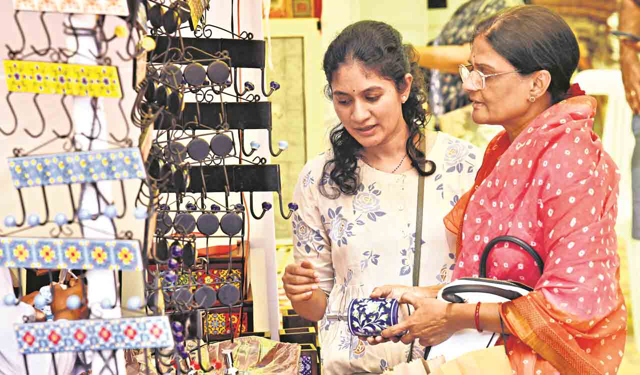 Hyderabad: Indian craftsmen come together to showcase their art