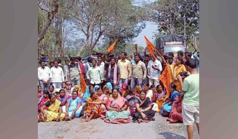 Villagers protesting at Aswaraopet