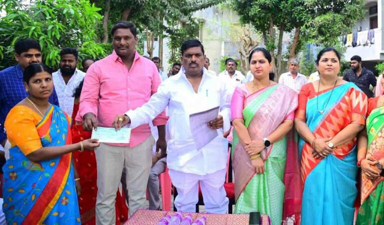Patancheru MLA Gudem Mahipal Reddy distributing Kalyana Lakshmi cheques