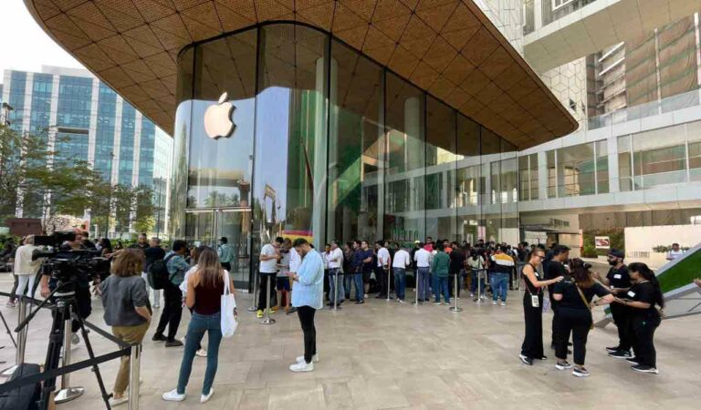 Apple's First Retail Store In Mumbai Opens On Tuesday, Check Out Pics (2)