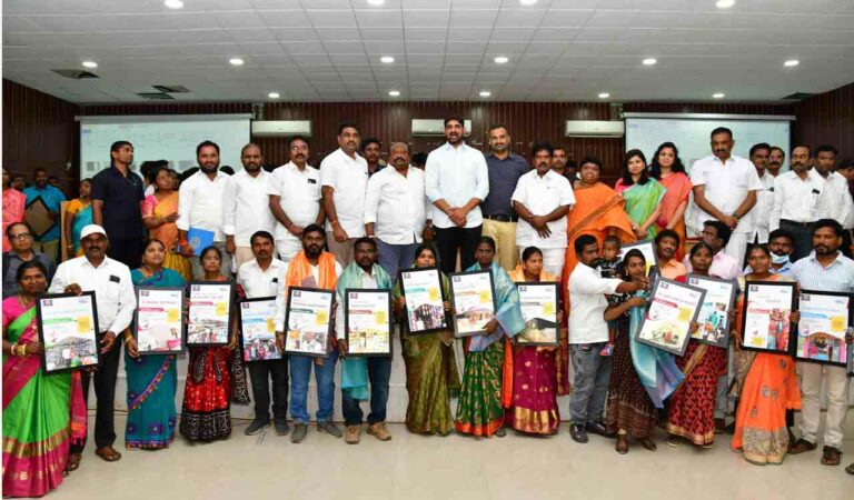 Best dalit bandhu entrepreneurs being felicitated in Karimnagar