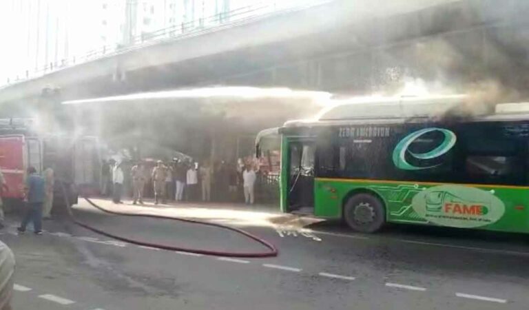 Hyderabad Moving Tsrtc Electric Bus Catches Fire At Begumpet (2)