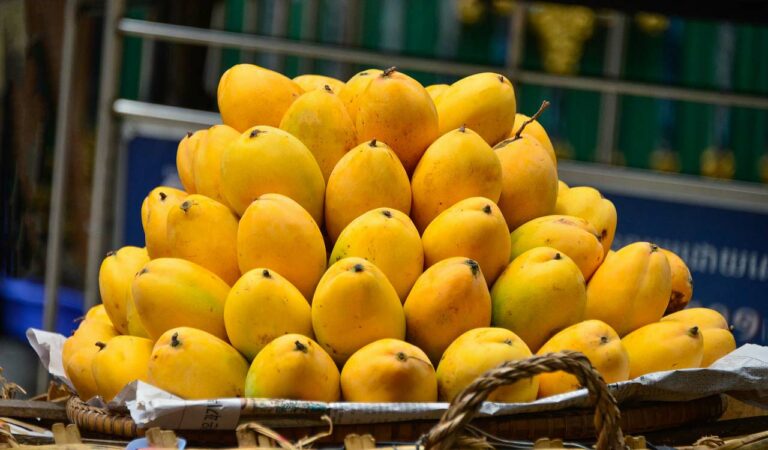 Hyderabad: Two held for artificially ripening mangoes
