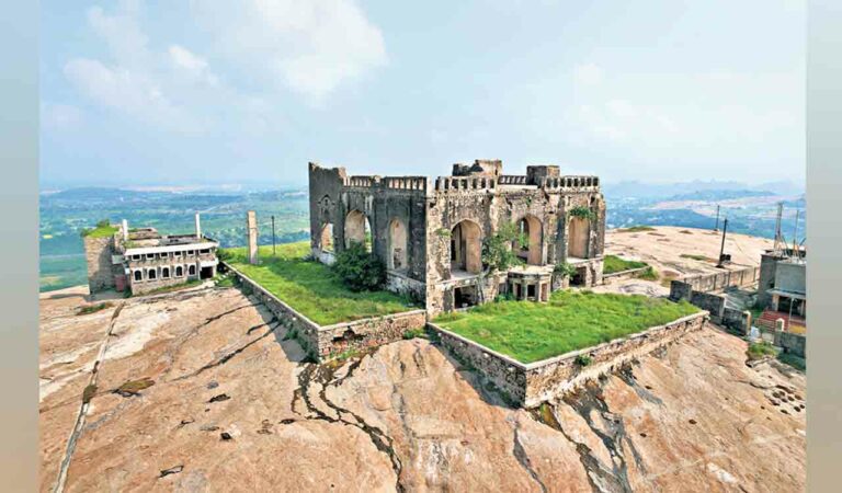 Bhongir Fort