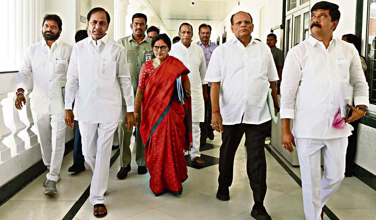 Telangana Cabinet announces Rs 1 lakh for people from traditional occupations, scraps GO No 111