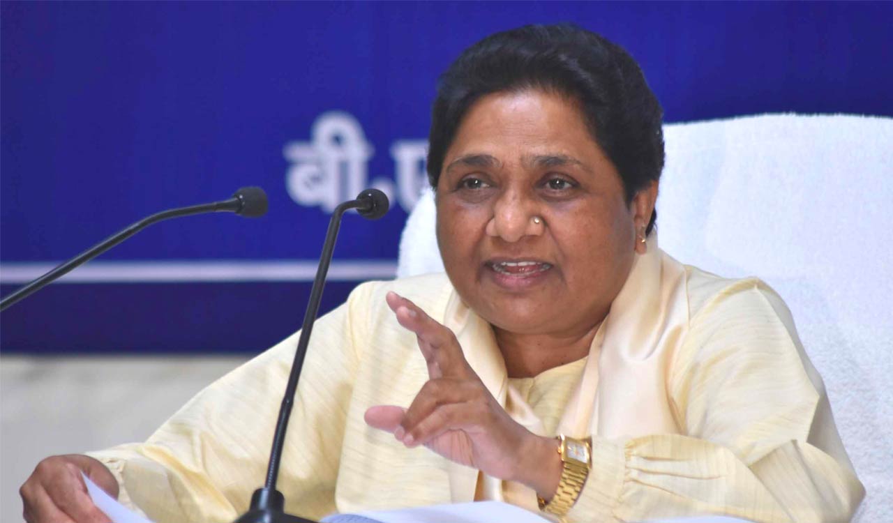 Mayawati to go solo for state elections, accuses Congress for its alliance with casteists-Telangana Today