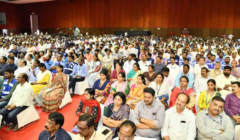 Ktr Holds Interactive Session With Ghmc Ward Level Officers (1)