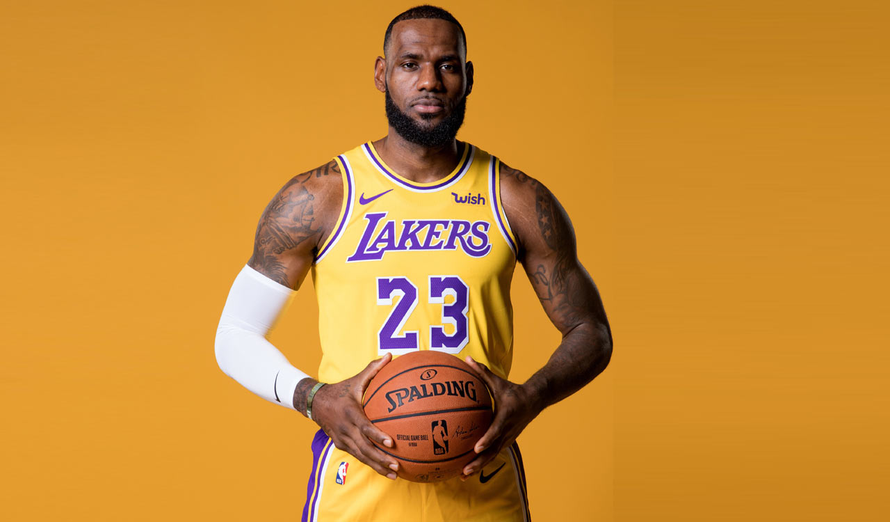Lakers' LeBron James switching jersey number back to No. 23