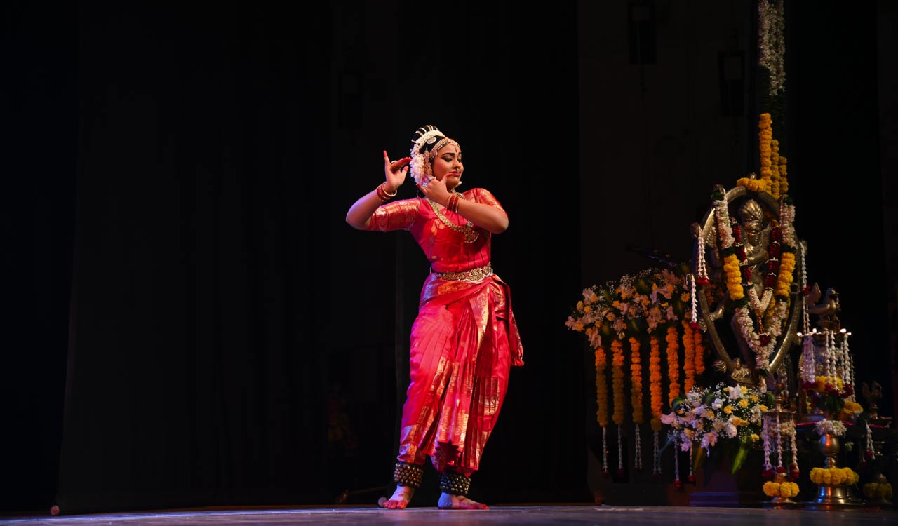 Hyderabad: Ananya Polasani’s Kuchipudi Rangapravesham enthralls audience at Ravindra Bharathi