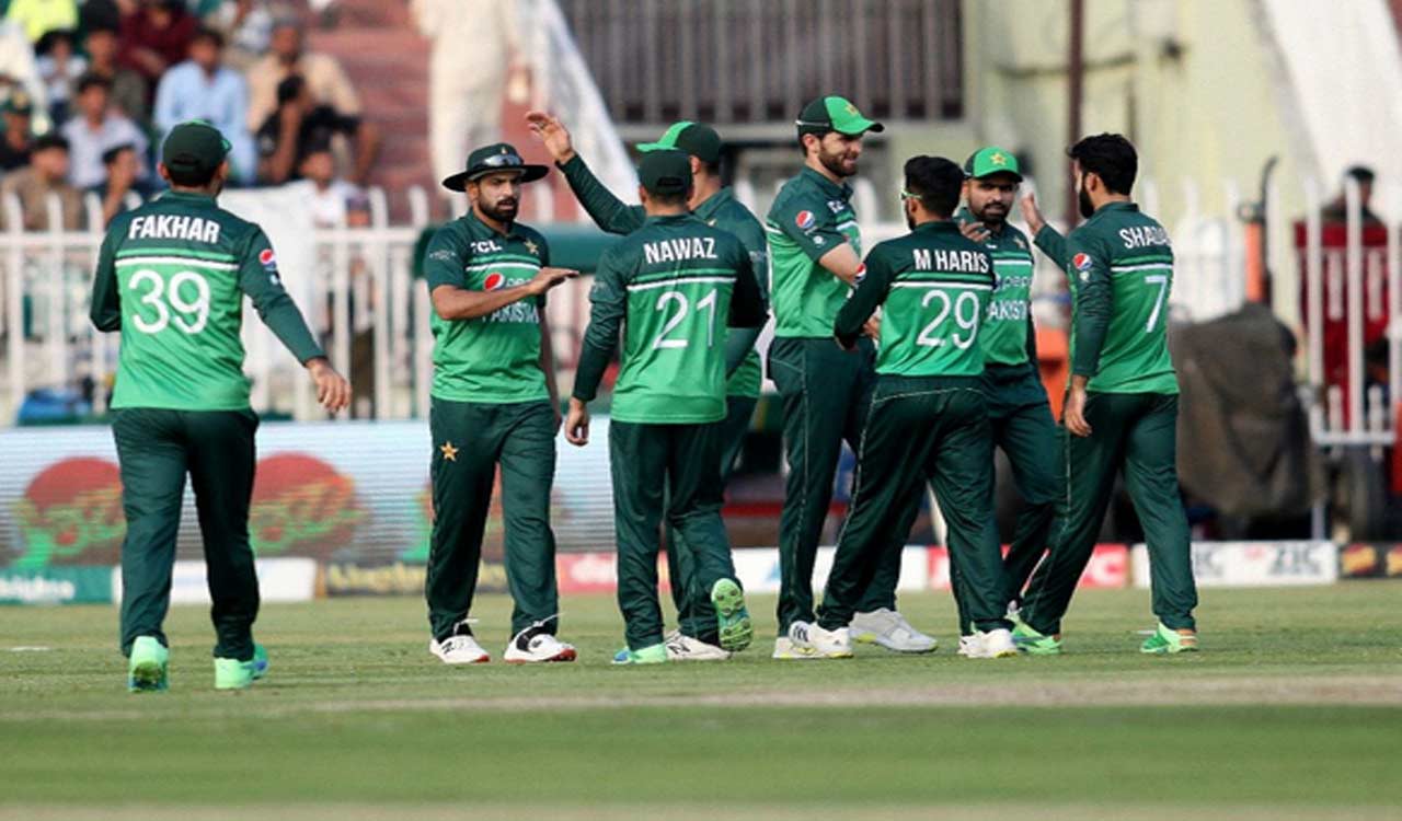 Pak squad receive visas 48 hours before flying out to India for ODI World Cup