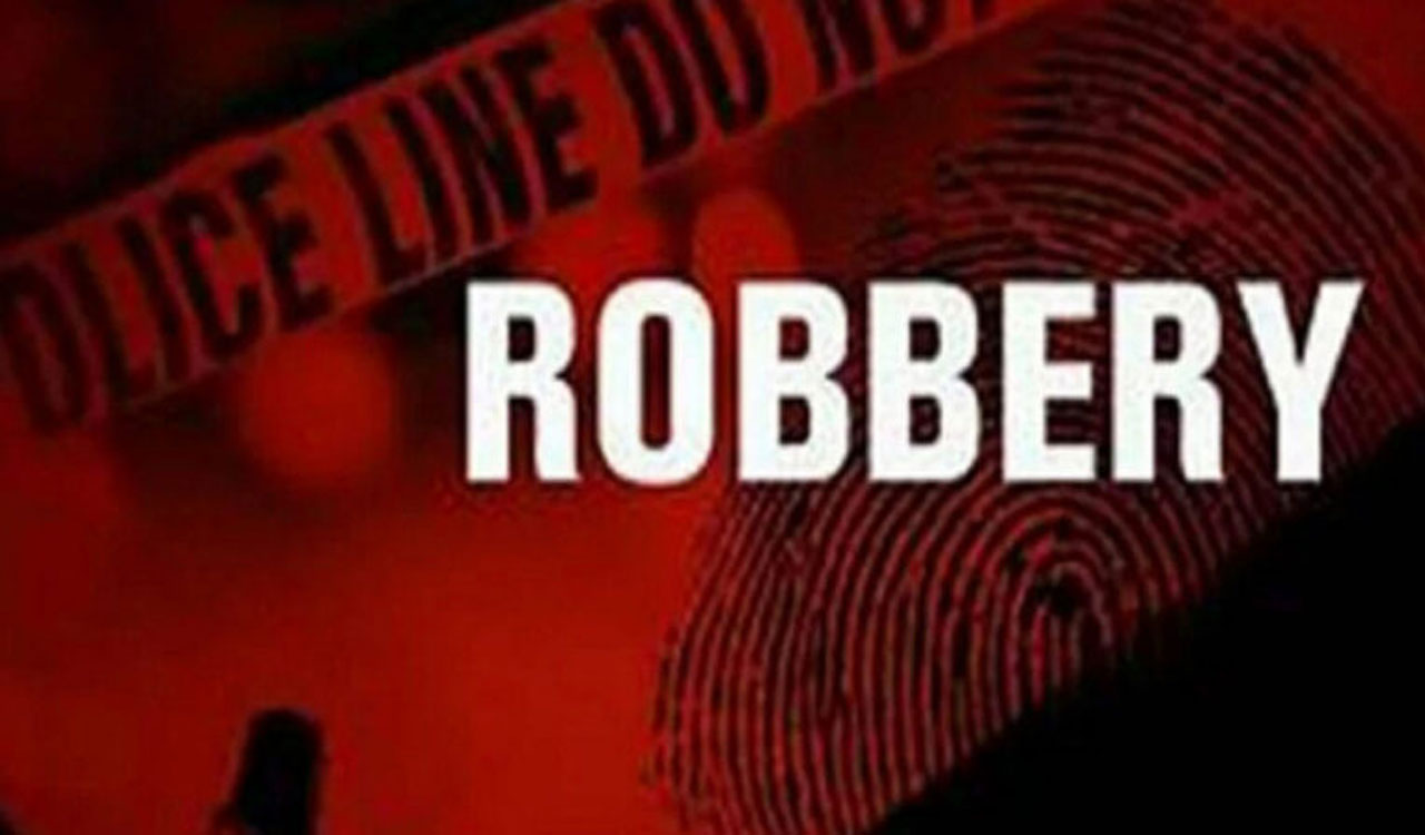 Guard killed, three injured in UP’s Mirzapur as armed robbers loot from cash van