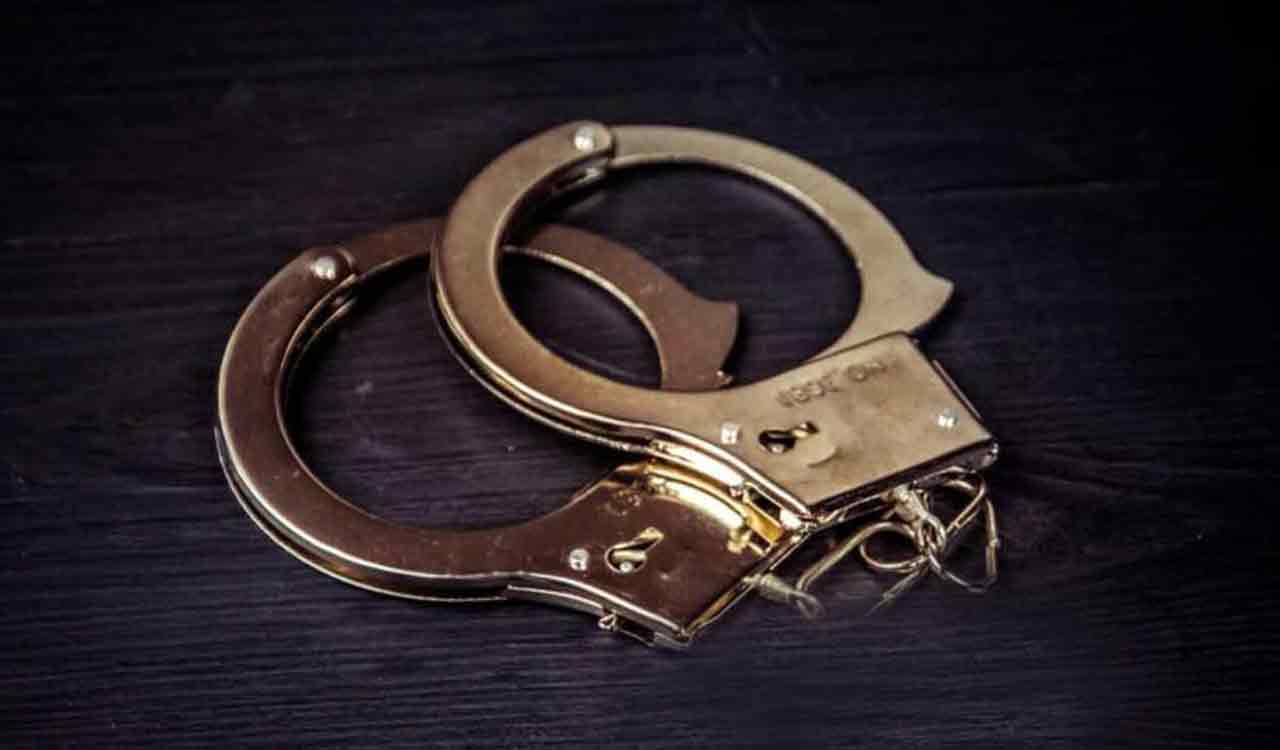 Hyderabad: One person nabbed for selling foreign cigarettes illegally