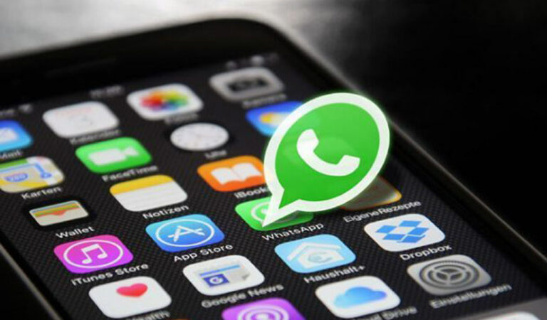 La nueva función de WhatsApp te permite responder a las actualizaciones de estado usando 'avatares'