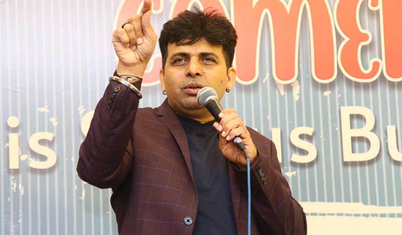 Amit Tandon brings laughter to Hyderabad