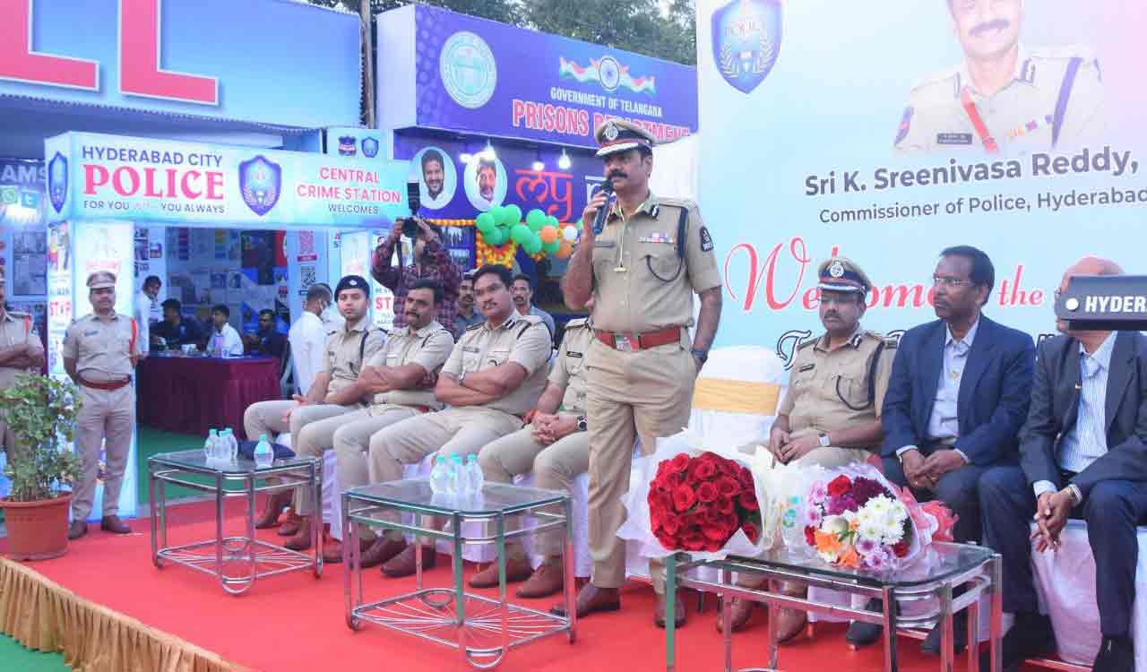 Hyderabad: CP Kothakota Sreenivasa Reddy unveils police stalls at Numaish