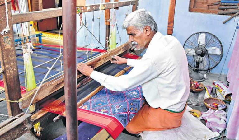 No Govt orders: Telangana weavers stare at severe crisis