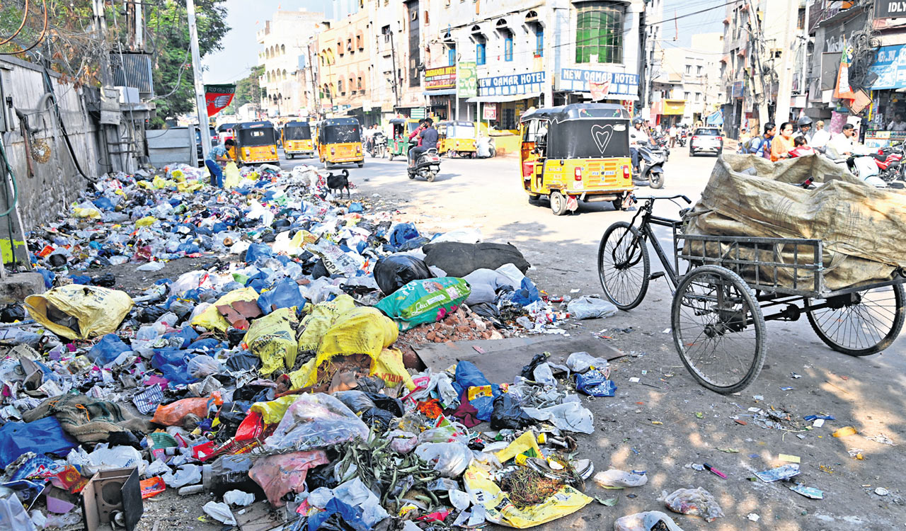 Garbage takes over Hyderabad lanes