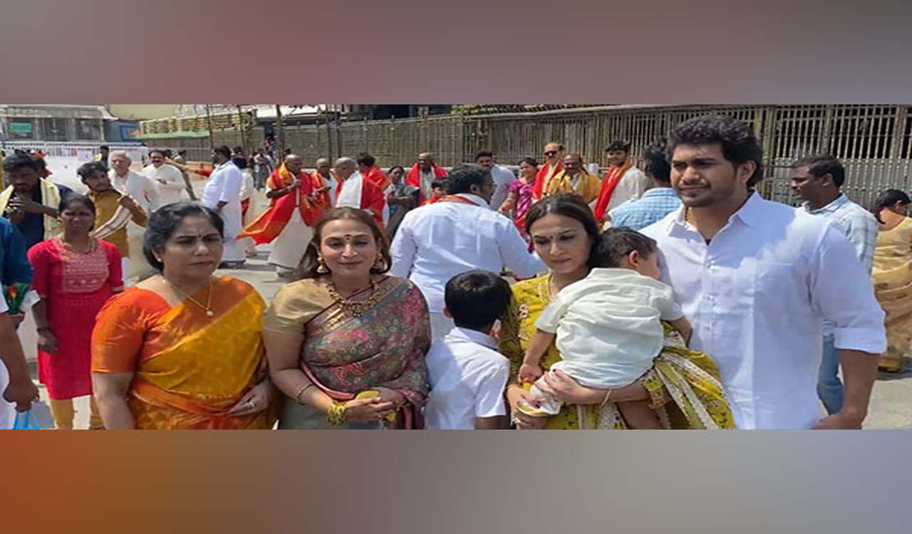 Rajinikanth’s daughters Aishwarya, Soundarya visit Tirumala temple