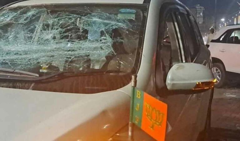 Union Minister Sanjeev Balyan's convoy attacked in UP's Muzaffarnagar