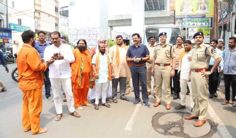 Hyderabad CP seeks cooperation of organisers for smooth conduct of Hanuman Jayanthi