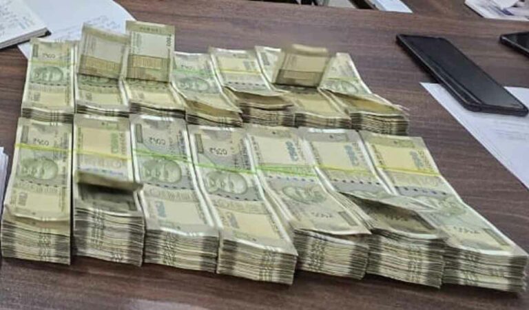 Karimnagar police seizes Rs 15.81 lakh of unaccounted cash