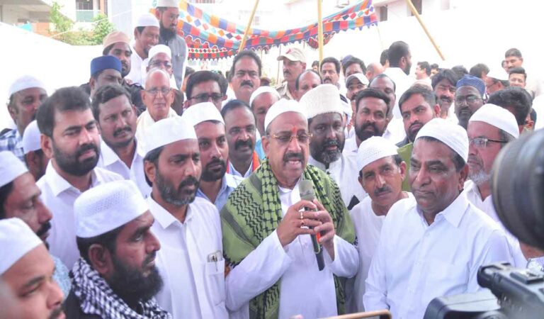 Political leaders join Ramzan celebrations in Khammam