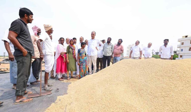 Siddipet farmers complain of delayed paddy procurement