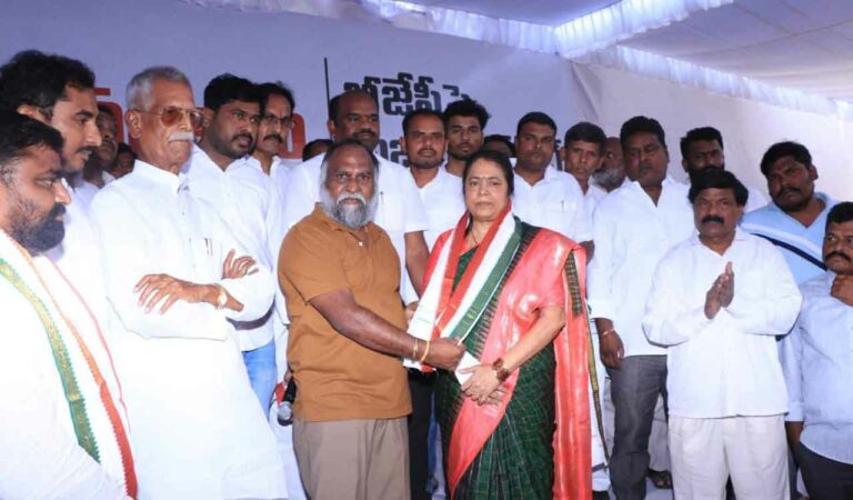 Telangana Congress to welcome back those who left party
