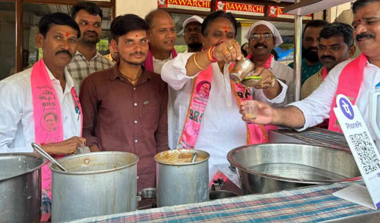 Zaheerabad: Anil Kumar participates in door-to-door campaign in Jogipet
