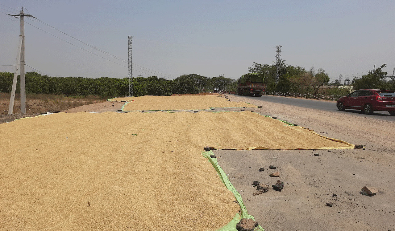National highway turns paddy drying platform in Karimnagar