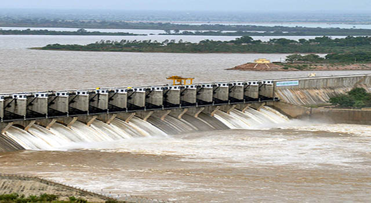 Telangana requests Karnataka for 5 tmc water from Almatti dam as emergency release