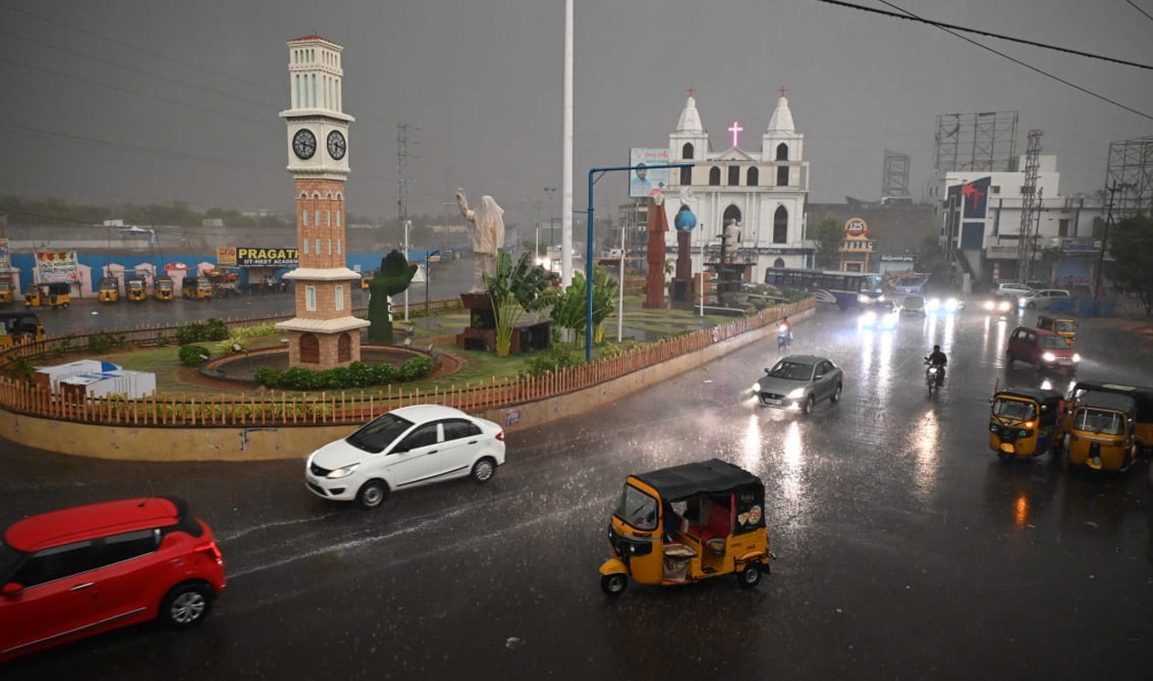 Rains bring respite from heatwave in Telangana districts