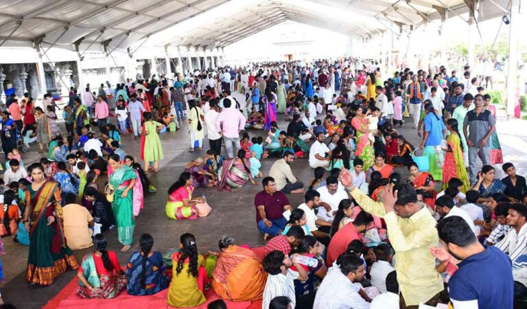 Yadadri temple witnesses nearly 1 lakh devotees on May 19